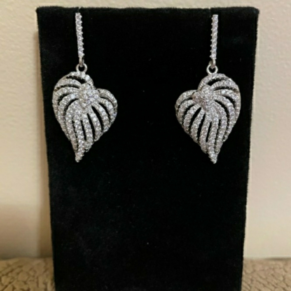 Elegant Silver CZ Heart Earrings Beautiful Cz Stones 🤍 NEW